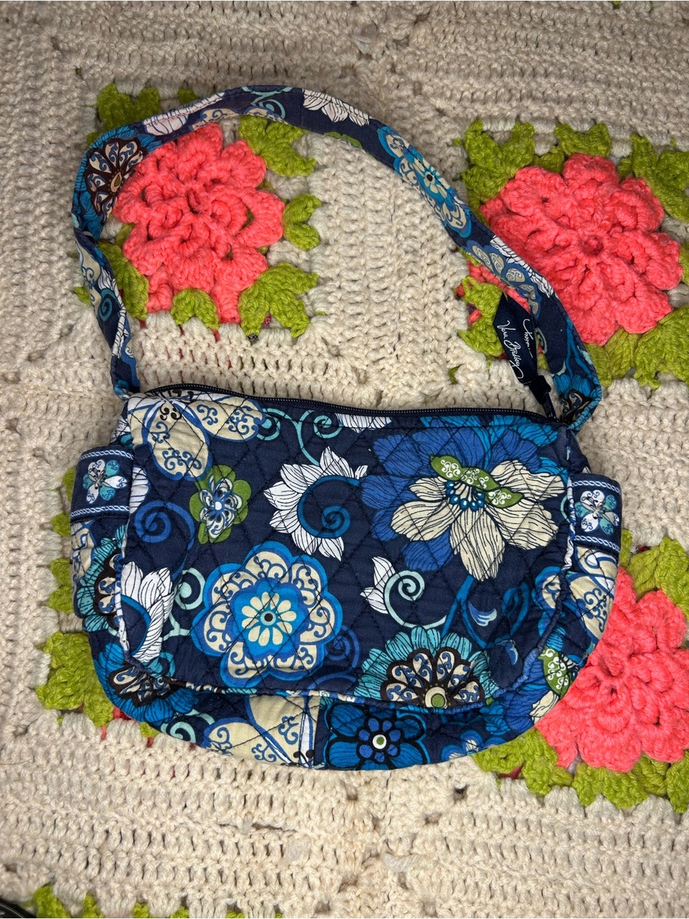 Vera Bradley mod floral blue Maggie shoulder bag